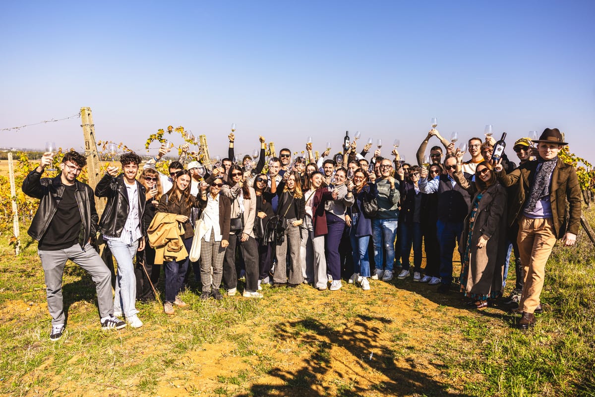 Persone a un evento sulle colline piacentine